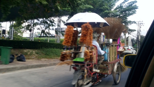 Bangkok Besenverkäufer